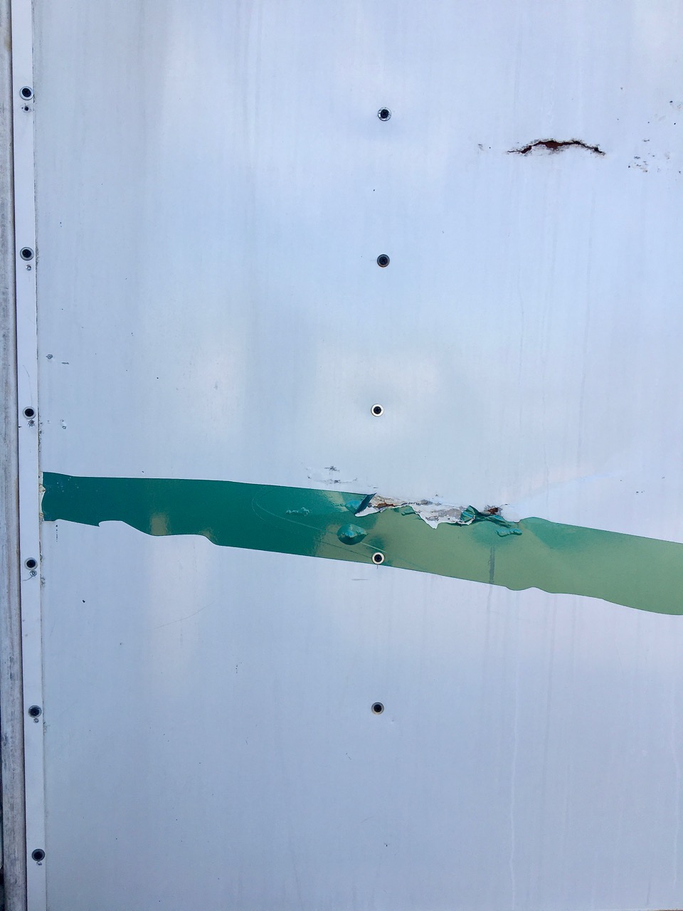 Screws virticaly 14 inche apart